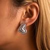 Aretes de misterio estilo ins costura vertical raya vertical corazón aretes acero inoxidable color duradero hipoalergénicos aretes corazón nicho