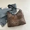 Bolso de Axila Nuevo y Moderno con Estampado de Leopardo Personalizado para Mujer, Bolso Tote Grande de Capacidad para el Trabajo, Bolso Retro de Hombro Cruzado