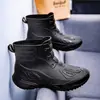 Nueva colección otoño/invierno 2026: zapatos de agua de corte bajo para hombre, zapatos de agua atléticos casuales, botas de lluvia de moda, zapatos estilo motocicleta con suelas gruesas y zapatos impermeables