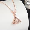 Collar de Ventilador de Falda Plata de Ley S925 Cuadrado de Escalera Diamante Falda Pequeña Hebilla Original Lujo Ligero Elegante Colgante Totalmente Diamantado para Cena