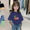 Nova Camiseta Top de Manga Longa Color Block de Algodão Puro para Primavera e Outono para Meninos e Meninas, Camiseta Base Estilosa Falsa de Duas Peças