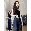 Roupa de garota estilosa: blusa de tricô preta ombro a ombro para mulheres, peça externa de verão, novo top curto sem mangas 2026