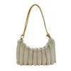 Bolsa de Pelúcia Fashion Outono e Inverno Nova Bolsa Feminina Grande Capacidade Simples Bolsa de Axila Estilo Popular de Celebridade da Internet Bolsa de Ombro