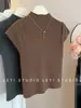 Design Elegante e Puro de Caimento Justo com Mangas Curtas Volantes e Gola Meia-Alta em Tricô, Novo para a Primavera, Estiloso e Emagrecedor, Top Casual Simples