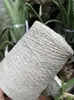 Precio por medio jin Seda de morera Hilo de seda de aceite puro Suave y no pica Lavable a máquina Suéter tejido a mano Hilo para bufanda