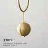 Lámpara colgante minimalista francesa con forma de frijol curvado, decoración de bola blanca lechosa de moda, lámpara colgante lineal larga para mesa de isla de comedor