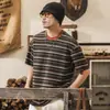 Camiseta Listrada de Malha Estilo Retro Americano Old Money para Homens, Outono Manga Curta 2026 Nova Tendência Solta Casual