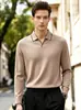 Camisa polo de manga larga estilo italiano, sin botones, con cuello de gaviota, una opción sofisticada y cómoda para el vestuario business casual, disponible en un conjunto a juego para parejas.