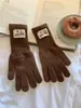 Nuevos calentadores de muñeca rojos de Navidad extendidos, guantes de punto para mujer, adecuados para ciclismo al aire libre, con dos dedos expuestos para uso en pantalla táctil, cálidos y con dedos separados