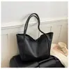 2026 Bolso Cruzado de Hombro Único con Nueva Personalidad Elegante ins Color Sólido de Moda Estilo Coreano Bolso Popular Simple para Mujer