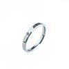 En stock moda coreana anillo simple de titanio y acero con diamante anillo de acero inoxidable tallado con diamante anillo para parejas no se decolora