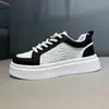 Zapatos de Hombre de Marca de Moda 2025 Primavera Nuevos de Cuero Transpirables de Caña Baja Zapatos de Tabla Suela Suave Cómodos de Color Sólido Zapatos Deportivos Casuales