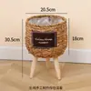 Rattan de pie de madera Decoración de sala de estar Soporte alto para flores Creativo soporte de piso de paja Maceta Mayorista Cesta de flores Fabricante