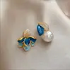 Brincos Assimétricos com Esmalte Pingado e Acabamento de Luxo, Brincos de Pérola com Folha Cravejada de Diamantes para Mulheres, Estilo Quente 2025, Estilo Palácio Chinês