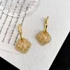 Pendientes de Rombos Geométricos de Lujo Ligero de Gama Alta Completamente Incrustados con Diamantes 2026 Nuevos de Moda Exquisito Temperamento Versátil Accesorios para Pendientes de Aguja Plateada