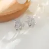 Selección Artística de Pendientes Exquisitos, Brazaletes Únicos de Oreja de Estrella de Cuatro Puntas Doble Forma de Grano de Arroz, Brazaletes de Oreja Brillantes de Estrella Fugaz Sin Perforación con un Toque de Alta Gama