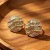 Brincos Série Dourada Retrô Medieval Vintage Europeu e Americano Brincos Não Colidentes Banhados a Ouro Brincos de Alta Qualidade para Mulheres
