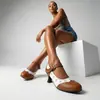 Em Estoque 2026 Novo Modelo Sapatos Mary Jane Esculpidos com Bordas Onduladas e Saltos Grossos, Sapatos da Moda para Mulheres, Exportação de Fábrica