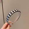 Diadema Accesorio para el Cabello con Patrón de Tablero de Ajedrez Blanco y Negro, Diadema Pinza para el Cabello de Esponja Elevador de Altura Estilo Retro de Hong Kong con Lunares Simple de Ala Ancha para Viajeros