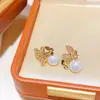 Pendientes de Mariposa de Perla y Circonita Personalizados de Nuevo Estilo 2026, Pequeños y Delicados, Diseño Versátil, Pendientes de Alta Gama