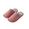 2026 Nuevas Pantuflas de Piel para Invierno Estilo Pareja Pantuflas de Casa para Interior Suela Gruesa Cómodas Pantuflas de Pana y Algodón