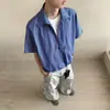 Camisa Vertical de Gola V Falsa Duas Peças Estilo Americano para Homens, Estilo Old Money de Verão, Meio Abotoada, Barra Elástica, Manga Curta