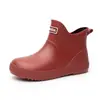 Botas de Chuva Casuais com Temperamento Versátil Simples para Mulheres Estilo Fashionável Antiderrapante Resistente ao Desgaste para Viagem em Dia Chuvoso Botas de Chuva de Trabalho para Adultos