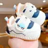 Sapatos de bebê com solas macias, antiderrapantes, novos modelos de primavera e outono, sapatos de bebê para iniciantes de 0 a 1 ano, sapatos de caminhada de desenho animado anti-queda