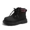 Outono 2026 Novas Botas Amarelas Infantis Moda Estilo Britânico Botas Casuais de Couro para Meninos Botas Amarelas para Meninas Botas Martin