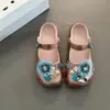 Faixa de Cabeça com Flor de Strass Meia-sapatilha Feminina 2026 Verão Casual Exquisito Roupa Externa Solado Grosso Antiderrapante Sandálias Birkenstock Fofo