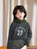 Camiseta Base de Estilo Coreano para Niños y Niñas, Estampado de Letras y Números, Suave, Cómoda, Corte Holgado, Nueva Colección Otoño 2026