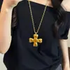 Colar Feminino Dourado com Laço de Quatro Lados 2025 Novo Estilo Longo Ins Design Personalizado Acessórios Modernos e Únicos