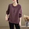 Foto Real de Nova Blusa de Moletom Casual Simples Outono/Inverno 2025 Tops Tamanho Grande Gola Redonda Bordados Manga Longa para Mulheres