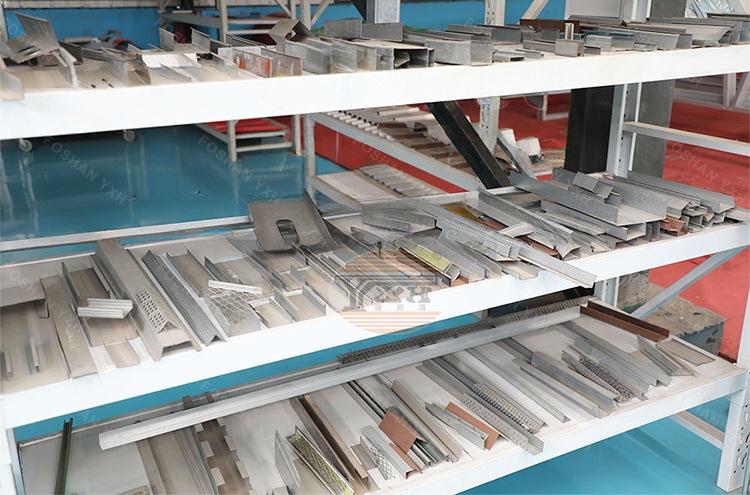 C型钢成型机 C型钢冷弯成型设备 压瓦机 C型钢龙骨机生产异形型材