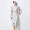 Foto Real de um Vestido de Designer de Nicho com uma Vibe de Socialite, Bordado Estilo Deusa, Renda, Corte Justo e Vestido Longo Bodycon