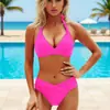 Nuevo traje de baño de dos piezas para mujer de Amazon, estilo europeo y americano, con diseño de cuello halter en bloques de color, corte de cintura alta y un conjunto de bikini sexy.