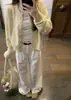 Cardigan suéter de tricô amarelo claro macio para mulheres, outono e inverno, look estilo coreano, top chique com uma vibe sutil e elegante