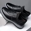 Nuevos zapatos casuales de cuero para hombre 2025 primavera nueva tendencia Joker moda zapatos con cordones soportan una generación de cabello