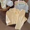 Nuevo Conjunto de Ropa de Casa para Niños Otoño e Invierno para Niños Medianos y Grandes Conjunto de Pijama para Niñas Ropa Interior Caliente para Niñas Ropa Exterior para Niños Engrosada