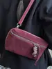 Bolsa Pequena com Textura Retrô Bolsa Feminina 2025 Outono Nova Couro de Alto Valor Bolsa Pequena Quadrada Bolsa Transversal Simples