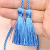 Fabricante local borla longa de poliéster de cabeça dupla 54cm multicolorida resistente a rugas caimento presente pingente de corda de seda gelo