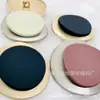 Hebilla de combinación de botón de metal color contrastante tacto superficie esmerilada forma de papas fritas botón de rizo hebilla de abrigo accesorios para el cabello