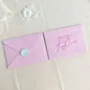 Sobre de Terciopelo Azul Cielo Personalizado Sello de Cera con Sello de Calor Rojo Intenso Monograma con Orejas de Gato Sobre para Invitación de Boda Personalización