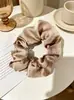 Goma para el pelo versátil de alta elasticidad transfronteriza, scrunchie de terciopelo con estampado de leopardo y pedrería, suministro al por mayor, directo del fabricante