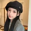 Boina de Brim com Logo Metálico Versátil Estilo Coreano para Mulheres, Chapéu Oitavado Vintage para Primavera e Outono com Atmosfera de Pintor, Afina o Rosto