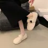 Zapatos postparto lana de cordero suela plana invierno 2026 forro polar estilo coreano zapatos de algodón para mujer cubierta de talón cálido velcro mágico moda