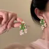 Brincos de Flores Frescas de Primavera Femininos Super Fada Elegantes Explosões Brincos de Pérola 2025 Brincos de Luxo Leve de Alta Qualidade