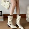 Botines Blancos de Tacón Grueso y Punta Fina para Mujer Otoño Temprano Nuevos Botas Estilo Británico Hebilla de Cinturón Elegantes Botas de Media Pantorrilla