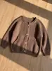 Suéter transfronterizo~Suéter retro de estilo coreano para primavera y otoño para niños, chaqueta cárdigan de punto acanalado de un solo botón, elegante, unisex, para niño y niña