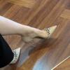 Sapatos de Salto Fino com Recorte Lateral, Bico Fino, Solado Vermelho, Strass, Estilo Novo para Primavera e Outono de 2026, Cor Nude, Sexy e Elegantes